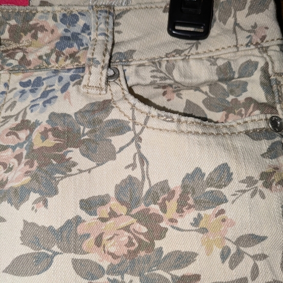 Floral Print Skinny Jean - Picture 7 of 10